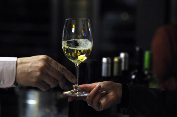 

NERV navrhuje zdanit víno, ministr zemědělství s tím nesouhlasí

