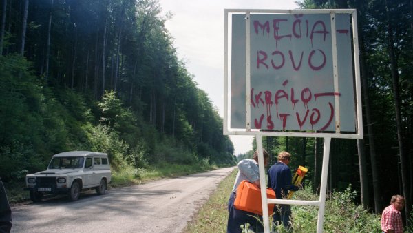 Pochopit českou společnost nelze bez slovenského zrcadla. Nastavuje ho Pavel Kosatík