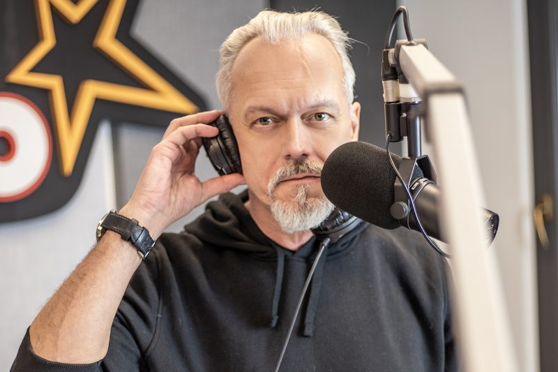 Ranní vysílání Rock Radia moderuje Viktor Dyk