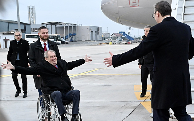 Vítali se s otevřenou náručí. Zemana přijal srbský prezident Vučič