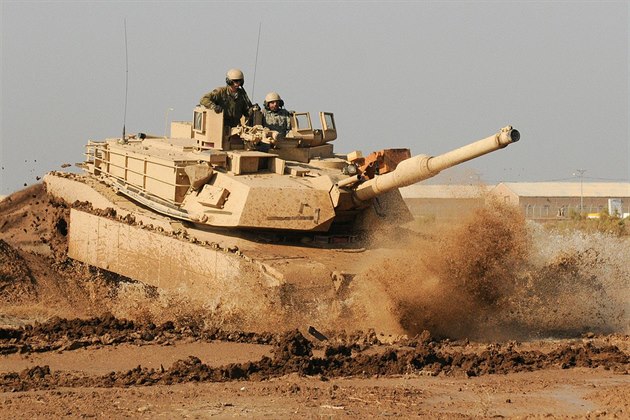 Kdo zničí či ukořistí západní tank, má odměnu. Ruský gubernátor dá miliony rublů