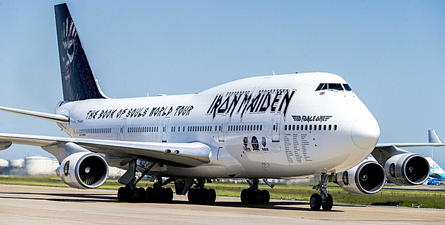 Končí hrbáč Boeing 747, mají ho i Iron Maiden. Aerolinky převezmou poslední kus