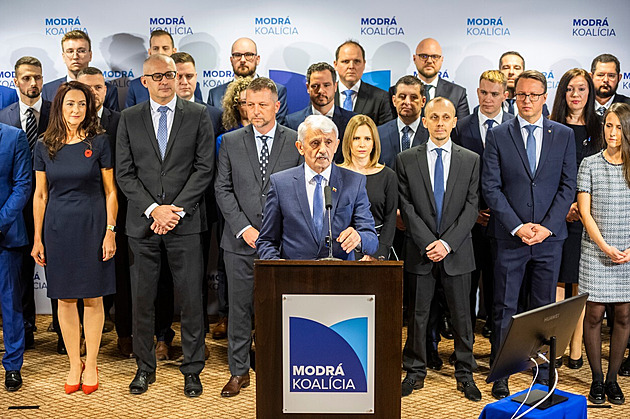 Modrá koalice, Jablko... Slovenské strany se tříští, bojí se návratu Fica
