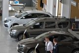 Ruská auta Lada si lze objednat jen v bílé, černé nebo zelené. Lakovna nemá kvůli sankcím materiál