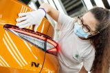 Škoda Auto dočasně omezí výrobu kvůli nedostatku čipů. Odstávka se dotkne závodů v Boleslavi a Vrchlabí