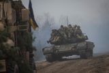 Ukrajinští vojáci začali v Británii cvičit obsluhu tanků Challanger 2. Dostat mají i další techniku