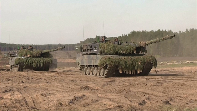 Západní země dodaly Ukrajině tanky, Rusko proto odmítá jednat
