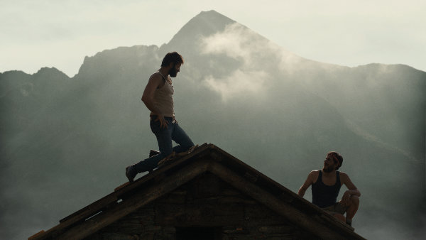 Silný příběh Osm hor odaru přátelství, jež vzniklo vestínu čtyřapůltisícového vrcholu Monte Rosa, ožívá na filmovém plátně