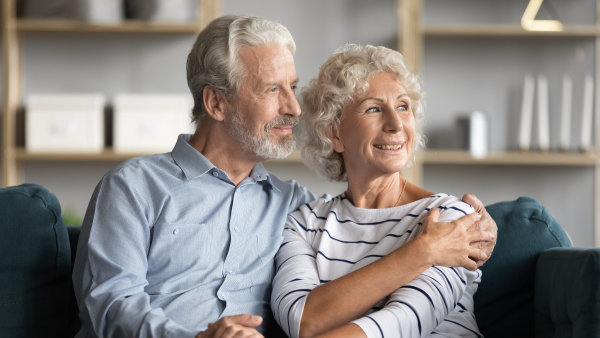 Život strávený v manželství snižuje riziko demence ve stáří. Pomáhá také rodičovství