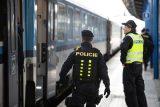 Končí kontroly na hranicích se Slovenskem. Policisté budou dál namátkově ve vlacích a na zelené hranici