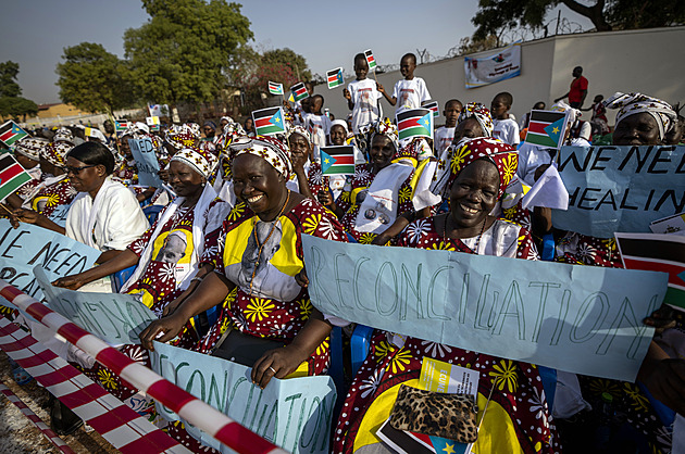 Tři sta kilometrů v nohách. Súdánci šli devět dnů, aby viděli papeže