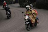 Bali plánuje zakázat pronájem motorek pro turisty. Porušují totiž dopravní předpisy a jezdí v plavkách