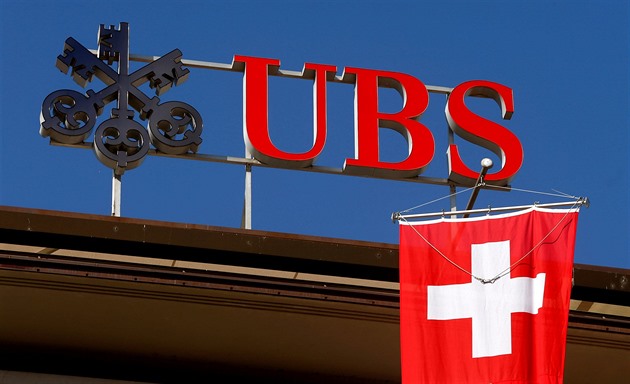 Banka UBS chce převzít Credit Suisse, žádá o pomoc švýcarskou vládu