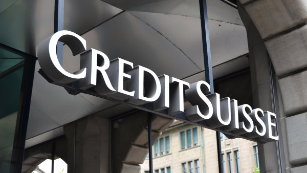 Hrstka lidí, mezi nimi politik, ekonom či matematik, rozhoduje o osudu Credit Suisse