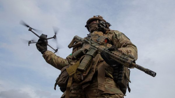 Ukrajinci zaútočili drony na přístav v Sevastopolu. V pondělí na Krymu zničili ruské střely Kalibr