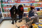 Ceny potravin v Evropě klesají. U nás se místo toho vede zákopová válka, říká ekonom Hindls