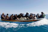 U tuniských břehů se potopila již pátá loď za dva dny. Pohřešuje se 34 migrantů