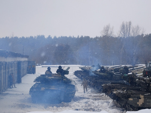 Ukrajinská protiofenziva má přijít „velmi brzy“. Rusové dál útočí