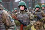 Vojákyně se obávají ruského zajetí, některé u sebe proto nosí granát, popisuje ukrajinská veteránka