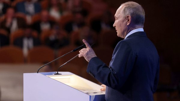 Nečekaný obrat. Putin poprvé přiznal, že západní sankce škodí ruské ekonomice