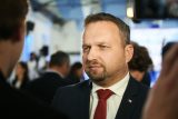 Proč se pomoc zpozdila? ,Stát pochybil,‘ přiznává ministr Jurečka ohledně sociálních dávek