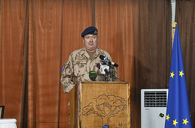 Hradní vojenskou kancelář povede generál Hasala, změny ve funkci neplánuje