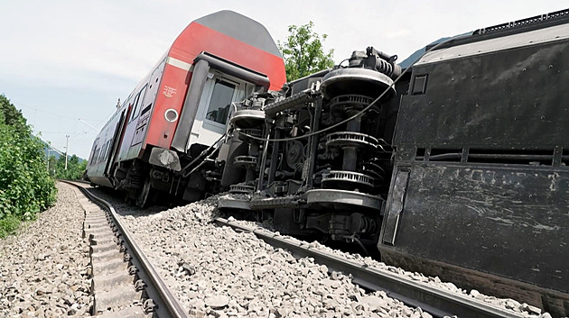 Ve Švýcarsku vykolejily téměř současně dva vlaky, od sebe byly kilometry