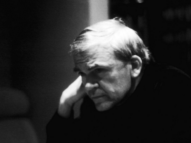 „Všechno zlo pochází z Prahy.“ Milan Kundera se vrací do Brna