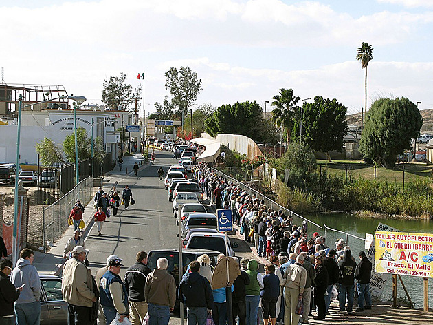 Do města Los Algodones přijede každý den 10 tisíc turistů. Kvůli zubařům