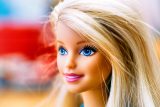 Věda pro děti: Jak se jmenuje panenka Barbie celým jménem a kolik jí je let?