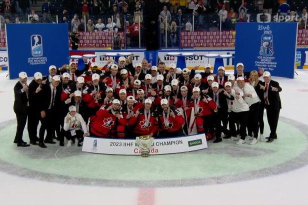 

Medailový ceremoniál zlatých Kanaďanů

