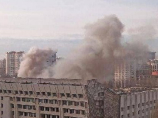 Těžká noc pro Kyjev, v Oděse hořel přístav. Ukrajina čelila velkému náletu ruských dronů