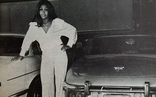 Tina Turner milovala auta. Kromě jaguárů měla i monstrózní terénní lambo