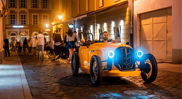 Slováci postavili roadster pro 16leté. Nabídnou elektro i spalovací verzi