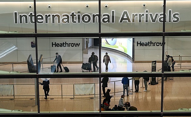 Provoz na Heathrow naruší stávka bezpečnostních zaměstnanců, potrvá 33 dnů