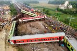 Nejhorší železniční nehoda v Indii v tomto století má 288 obětí, dalších 900 lidí je zraněných