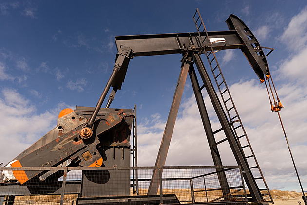 Cena ropy prudce stoupá. Trhy reagují na avizované snížení těžby