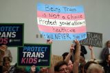 Floridský soud pozastavil části republikánského zákona, které měly omezovat transgender osoby