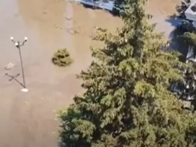 V Nové Kachovce je sedm pohřešovaných, záplavy ovlivní statisíce