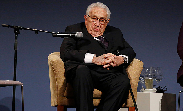 RECENZE: Stoletý Henry Kissinger napsal dokonalou učebnici politologie