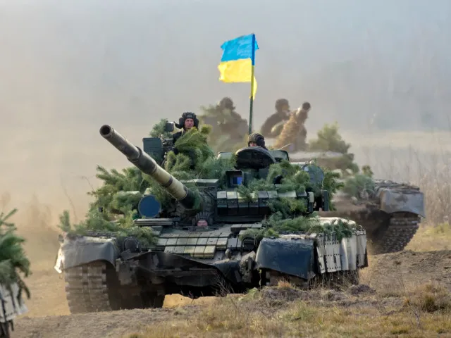 Výbuchy daleko za frontou, na jihu Rusové hlásí ukrajinský útok