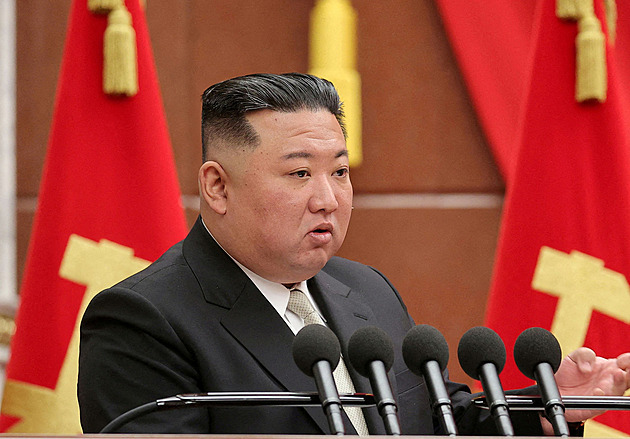 Kim Čong-un zakázal sebevraždy. Jsou zradou socialismu, míní