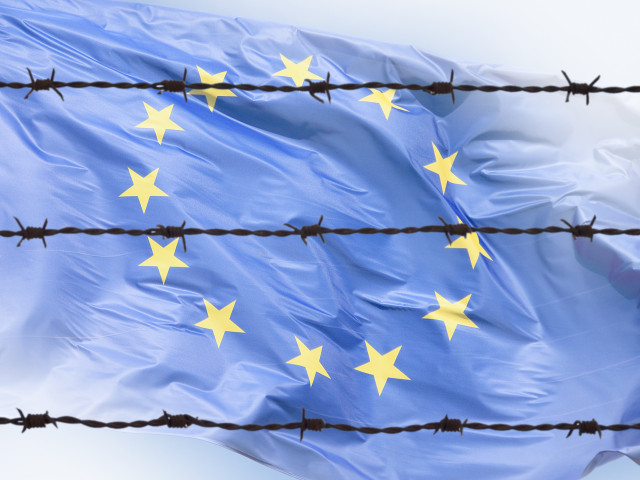 „Neuvěřitelná zrada.“ Babiš odmítl migrační reformu EU, svolá mimořádnou schůzi