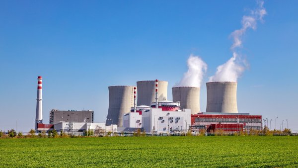 Vláda chce mít z Česka jadernou mocnost. Ovšem za cenu velkých rizik