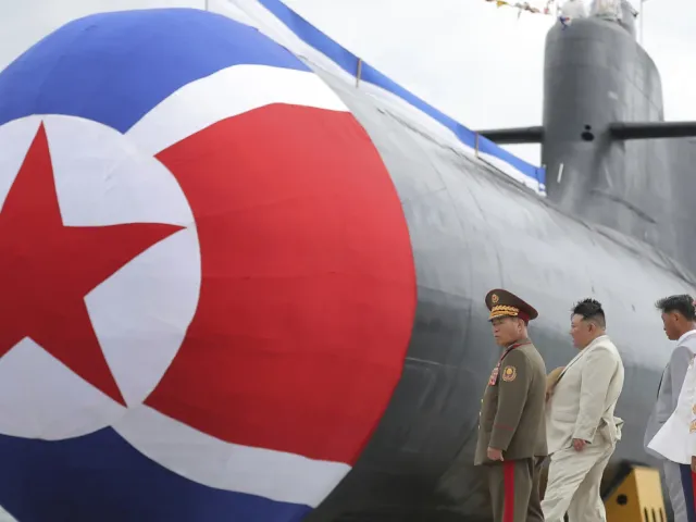Severní Korea slaví. Pustila na moře svou první taktickou jadernou ponorku