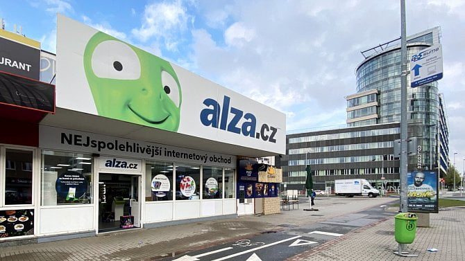 Alza v omezené akci nabízí vyřízení reklamace zboží koupeného na konkurenčním Mallu či CZC