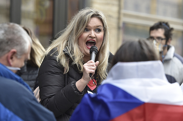 STALO SE DNES: Peterková žádá Putina o azyl pro Čermáka. V Soči hořel sklad s palivem