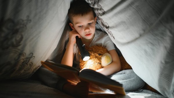 Chudoba ničí mozky malých dětí, existuje na to ale účinný lék – čtení knih