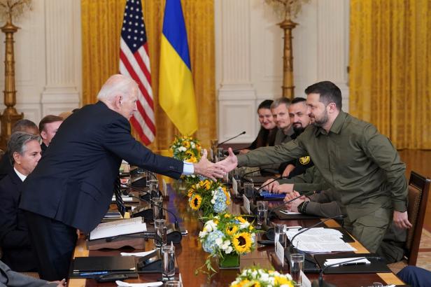 

Spojené státy pošlou Ukrajině balistické střely ATACMS, slíbil Biden podle NBC News

