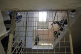 Oba muže obžalované z podněcování vzpoury ve věznici v Bělušicích poslal soud opět do vězení